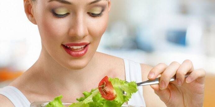 Φάτε σαλάτα λαχανικών για να χάσετε βάρος
